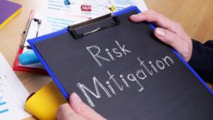 Como mitigar os riscos ao fazer investimentos? Confira!